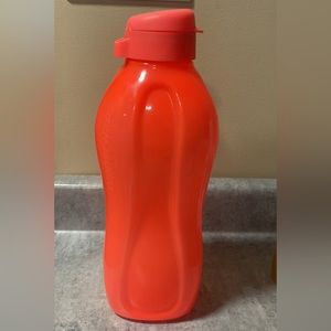 Tupperware 2L waterbottle
